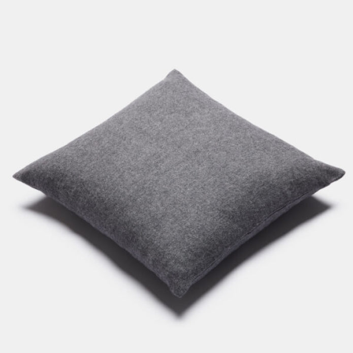Alpaka Exclusive Fishbone Wool Kussen Charcoal / Silver | 40 x 40 cm